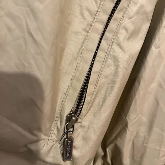 Barbour Reversible Jacket in Green Plaid for Endless Fashion Options! - Picture 8 of 8